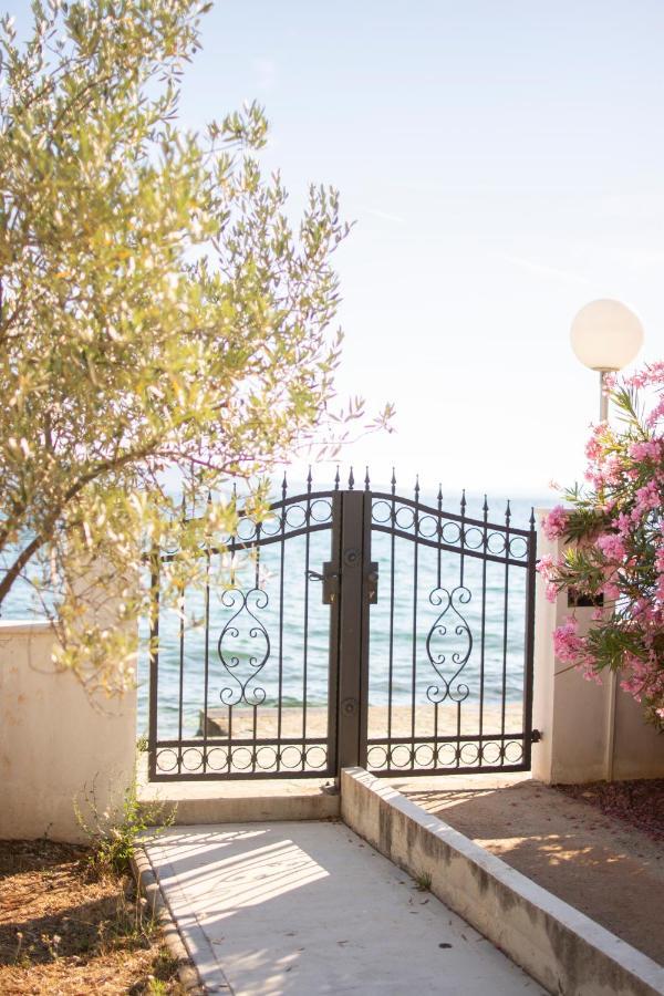 Holiday House By The Sea Vigo Zadar Exterior foto